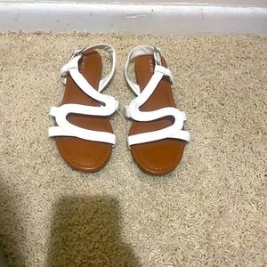 White sandle size 8